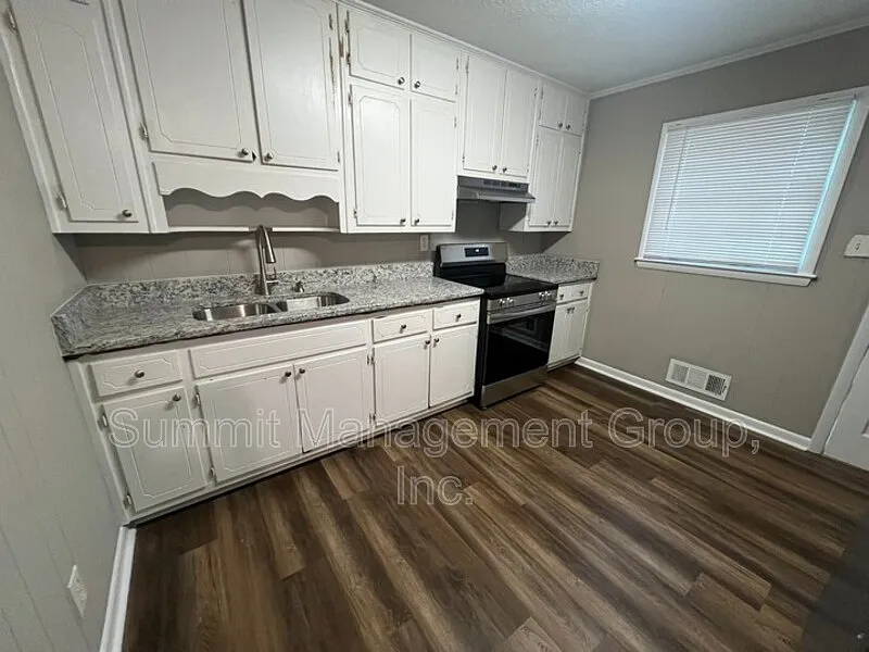 2 bed, 1.0 bath, $1,295 — Photo 4