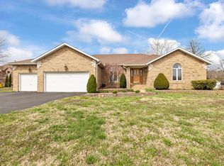 1737 W Copper Creek Rd, Nixa, MO 65714