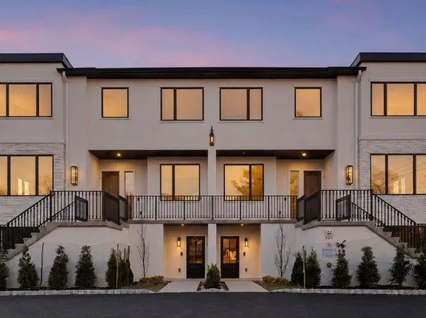 1 Dykstras Way W #201, Monsey, NY 10952