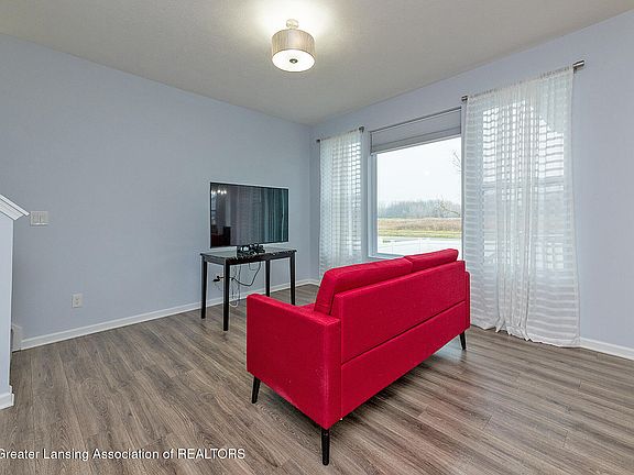 3rd image of 641 Anhinga Dr