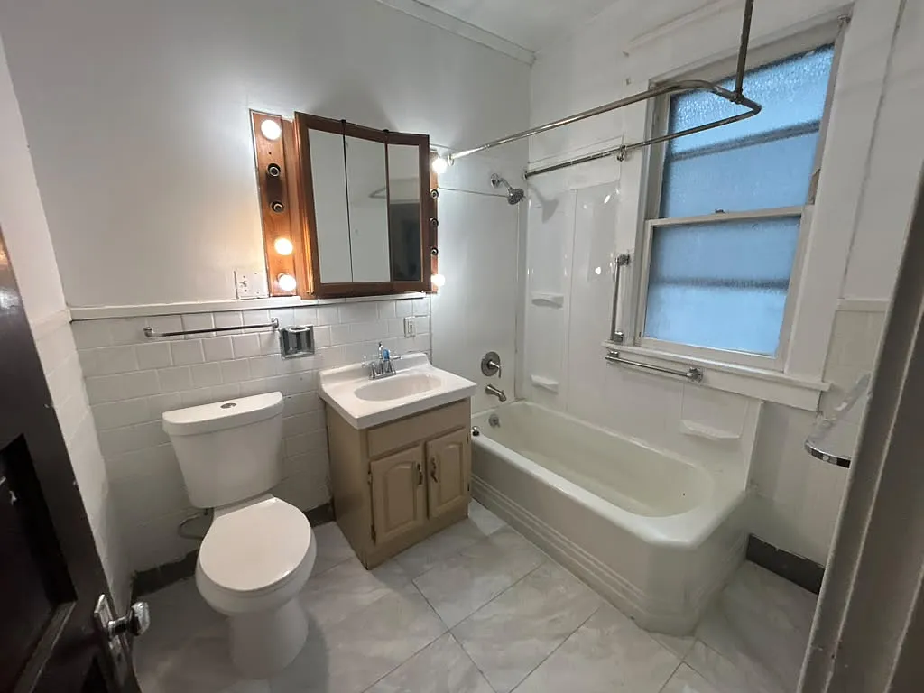 4 bed, 1250 sqft, $1,300 — Photo 4