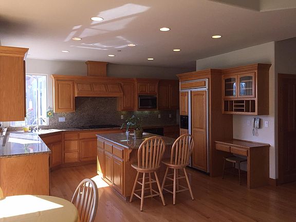 5th image of 1460 Arlington Ct