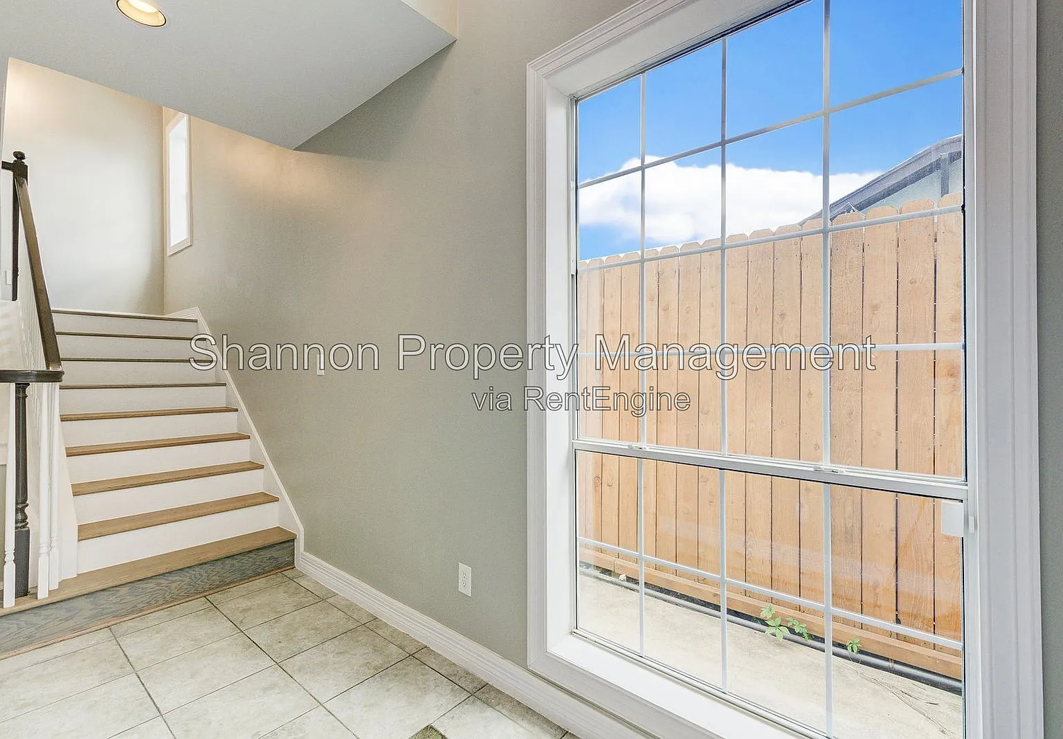 3 bed, 3.5 bath, 2485 sqft, $3,950 — Photo 4