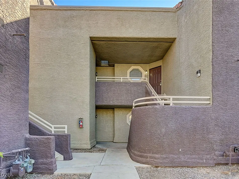 5072 S Rainbow Blvd #203