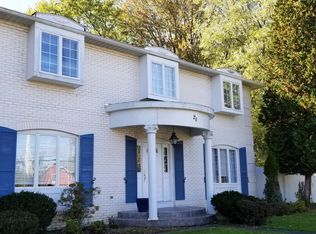 20 N Pioneer Ave, Shavertown, PA 18708