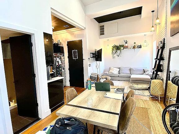 3rd image of 46 Hancock St APT 1B
