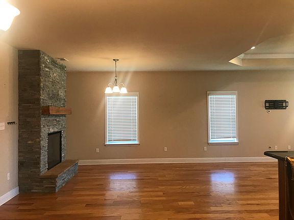 5th image of 3850 River Trace Dr
