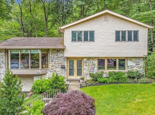 569 Oriole Ln, Dresher, PA 19025