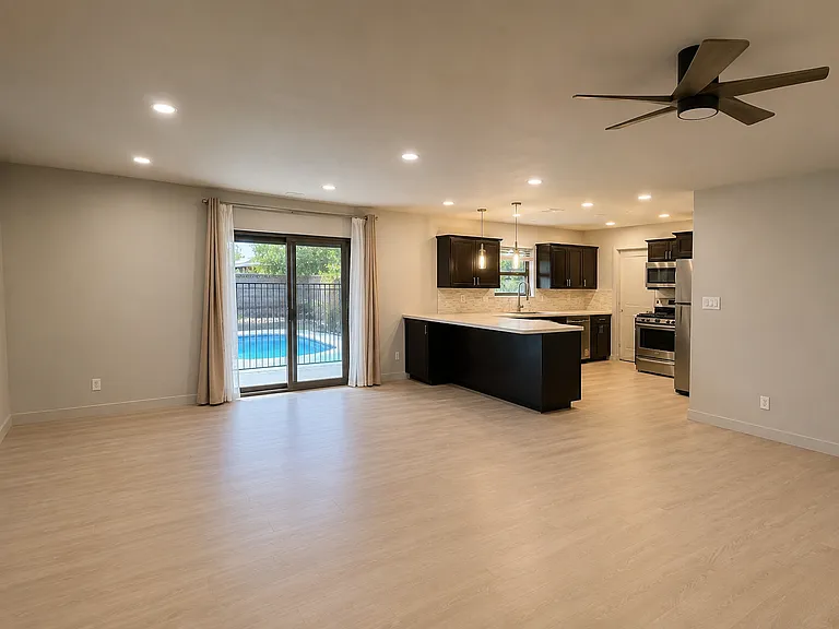 8611 E Vista Dr — Photo 3