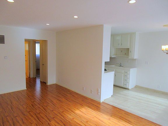 2nd image of 1400 N Fairfax Ave #7