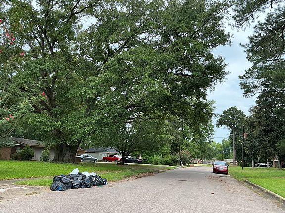 4th image of 2712 Forsyth Ln