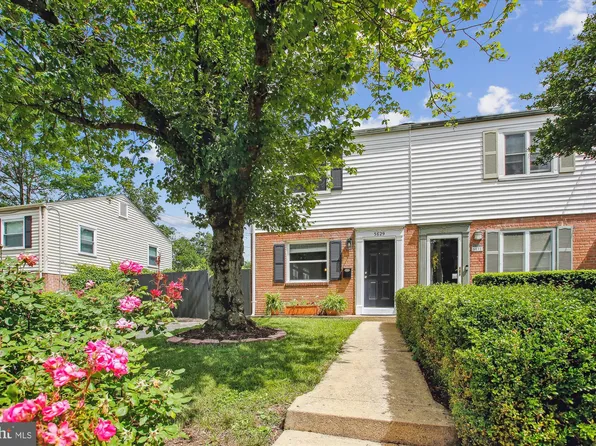 5829 Blaine Dr, Alexandria, VA 22303