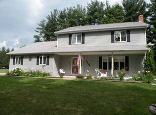 1104 N Iriquois Dr, Syracuse, IN 46567