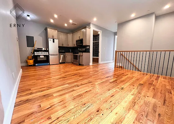 Rented by ERNY LLC | media 4