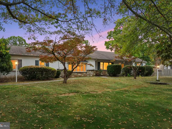 1028 Lavera Rd, Warminster, PA 18974