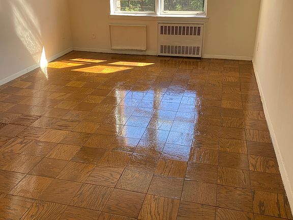 3rd image of 3825 Parsons Blvd APT 5J