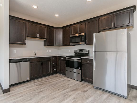 5th image of 1420 1st Ave NE #206