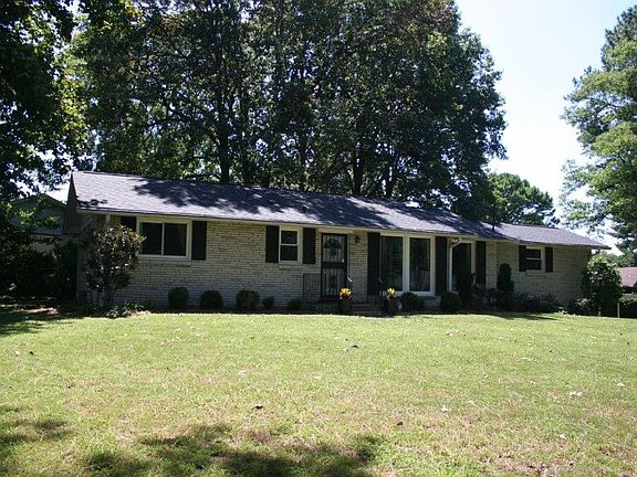 2nd image of 500 Glengarry Dr