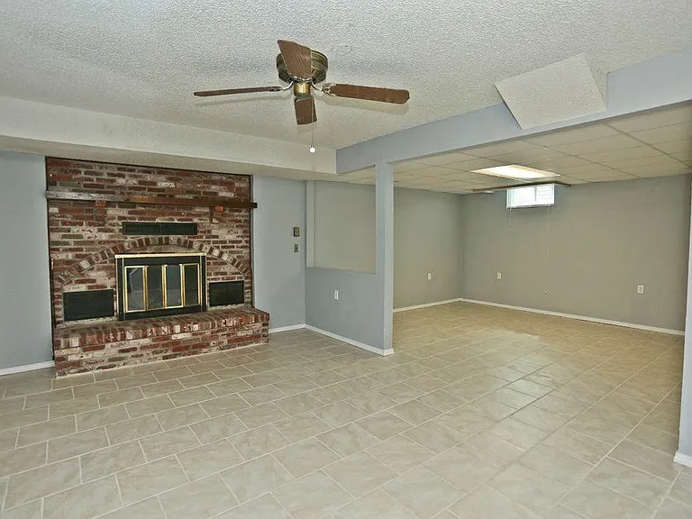 7136 S Greenwich Rd #1 — Photo 8
