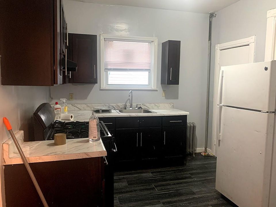 1st image of 292 S 11th St #1