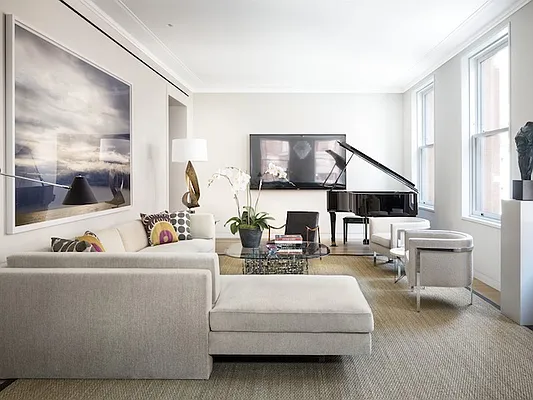 Sold by Compass | media 21