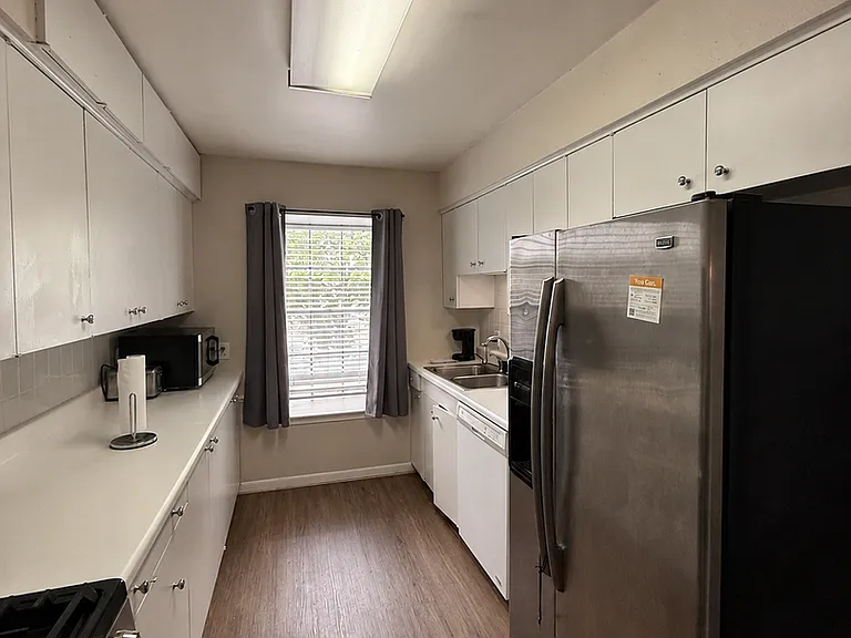 3730 Fairfield Ave #242 — Photo 9