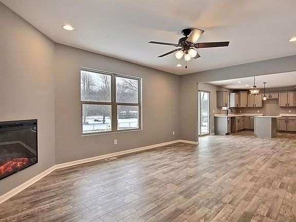 3rd image of 3061 W 55th Ave