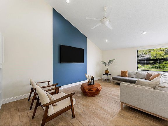 4th image of 1525 Woodbridge Lakes Circle