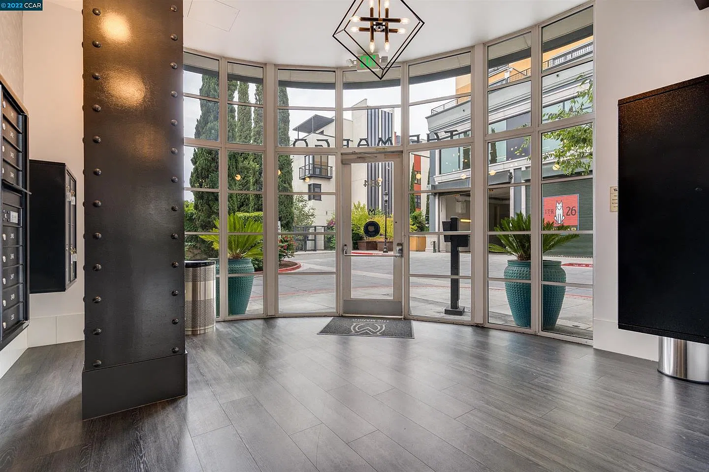 1 bed, 736 sqft, $3,500 — Photo 3