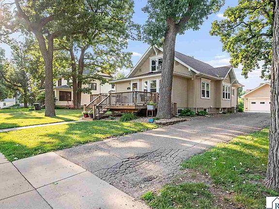 5th image of 312 W 2nd St