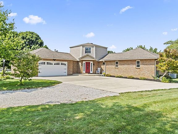 4th image of 3738 Saint Paul Rd