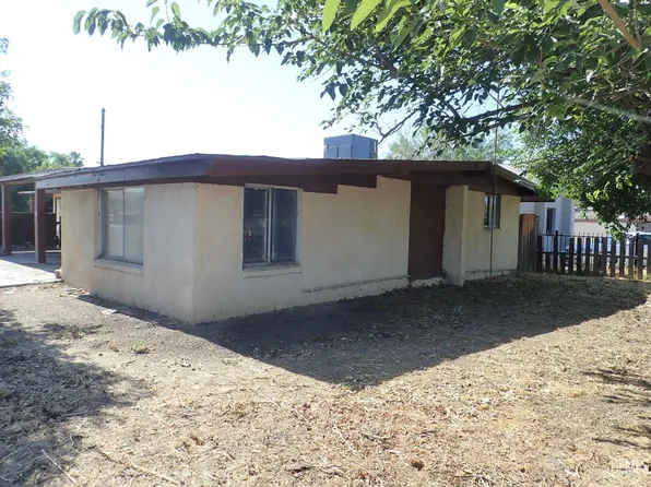 2242 Oleander St, Delano, CA 93215