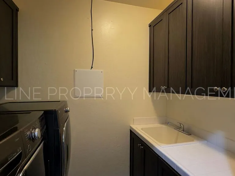 2919 S Tipton St — Photo 17