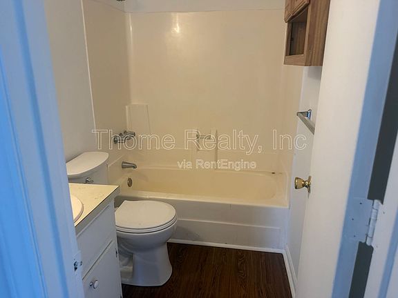 5th image of 200 Barnhill Ave