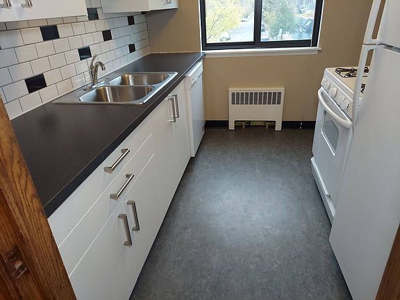 3rd image of 622-632 Snelling Ave S #632-3