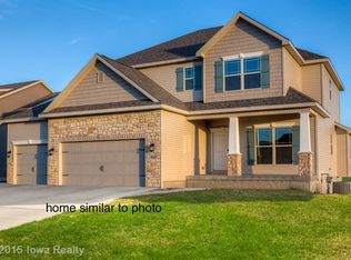 310 NE Fox Run Trl, Waukee, IA 50263