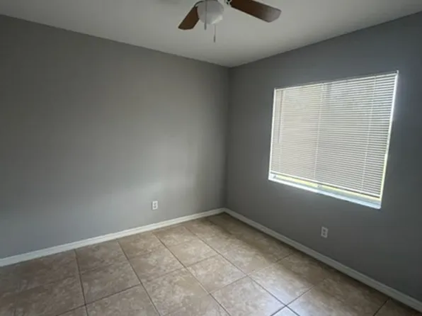 930 Ainsworth St W, Lehigh Acres, FL 33974