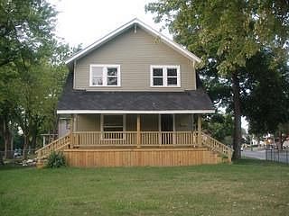 1st image of 634 Pearl St