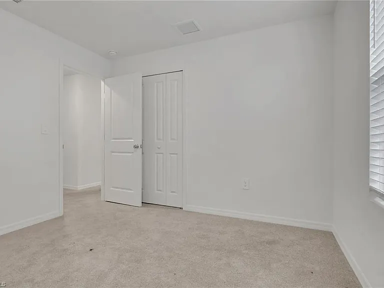 19550 Fairhill Ct — Photo 24