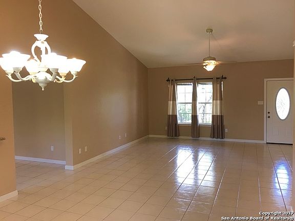 5th image of 315 Deer Cross Ln