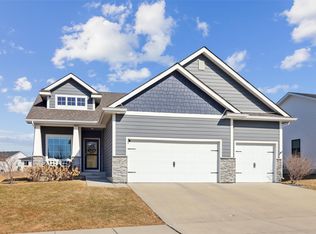 25 Bailey Cir, Waukee, IA 50263