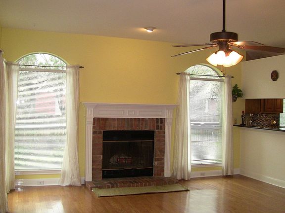 4th image of 8807 Tweed Berwick Dr