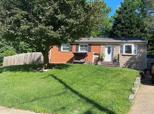 1826 Giles Ct, Woodbridge, VA 22191