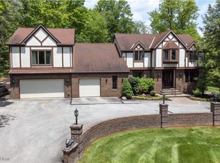 77 Carr Rd, Hinckley, OH 44233