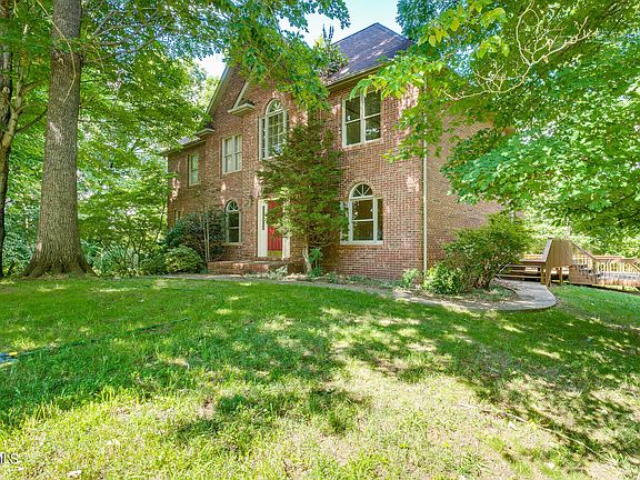 3rd image of 1008 Stagshaw Ln