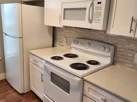 5th image of 1706 SE 14th St #1710