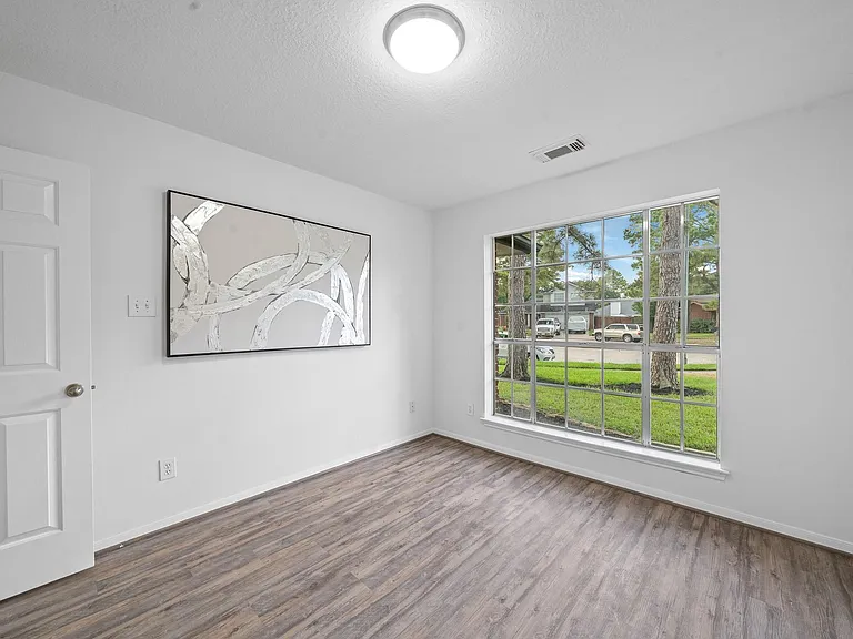 22719 Old Church Ln — Photo 4