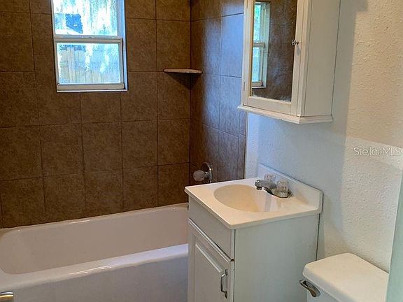 5th image of 1412 Mayflower Dr