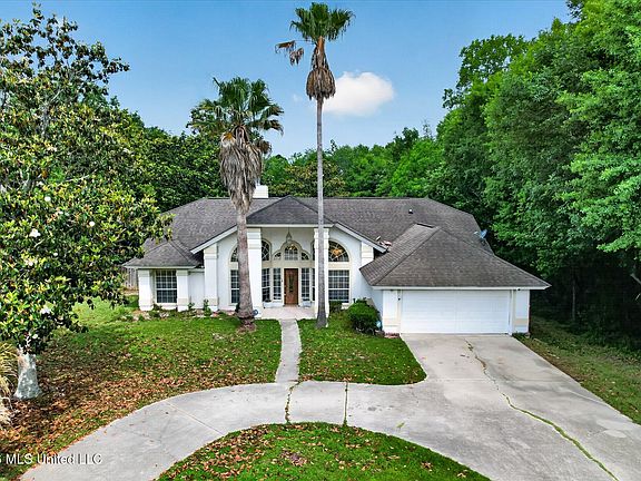 4th image of 3428 Dijon Ave