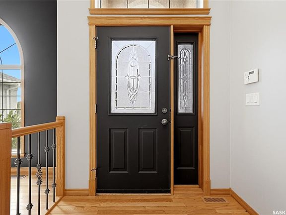 3rd image of 9382 Wascana MEWS